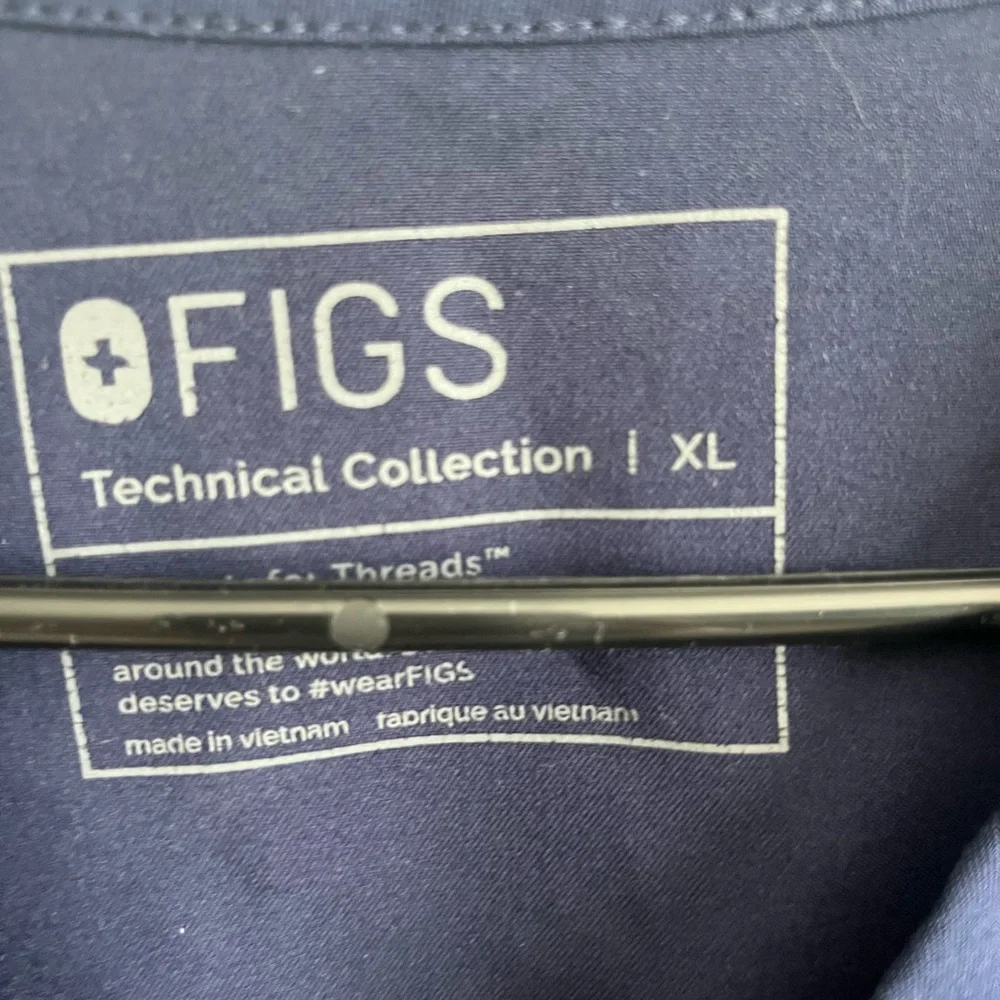 Figs Navy blue Short Sleeve one pocket scrub top XL - Picture 3 of 4